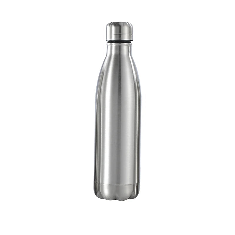 Silver insulated bottle with a capacity of 750 ML on a white background